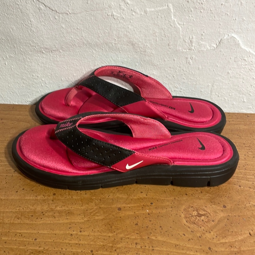 Nike flip flops